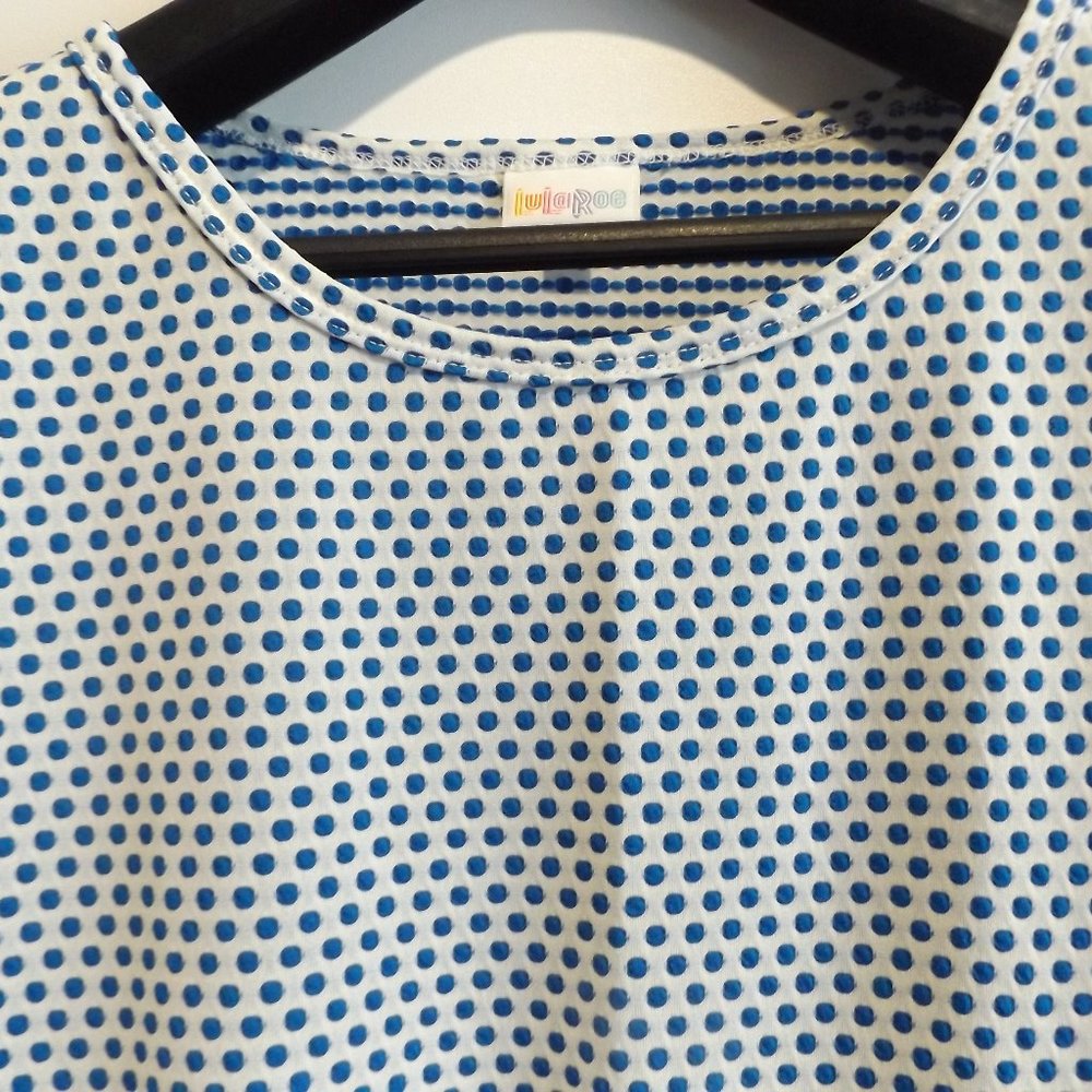 LULAROE PLUS TOP - Picture 2 of 6